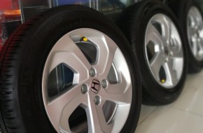 ของดีราคาเบาหวิว แม็กติดรถฮอนด้าซิตี้ ขอบ15″ พร้อมยางมิชลิน 175/65R15 เพียงชุดละ 5500 บาท